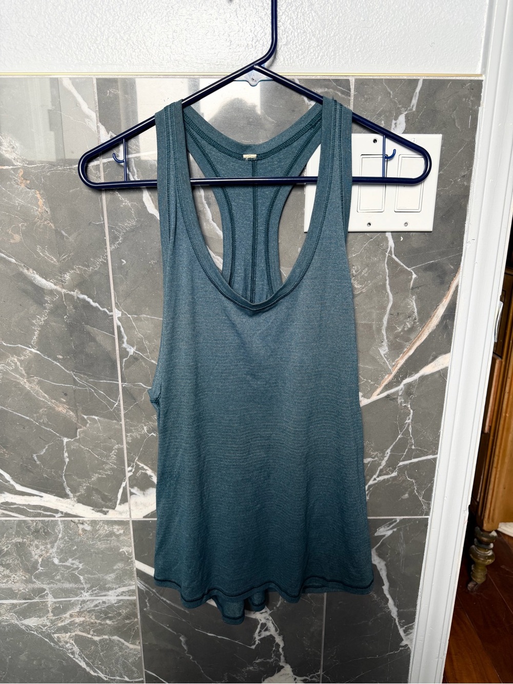 Lululemon tank